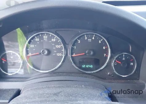 2010 Jeep Liberty Sport z USA, uszkodzony, nr VIN 1J4PN2GK1AW180133